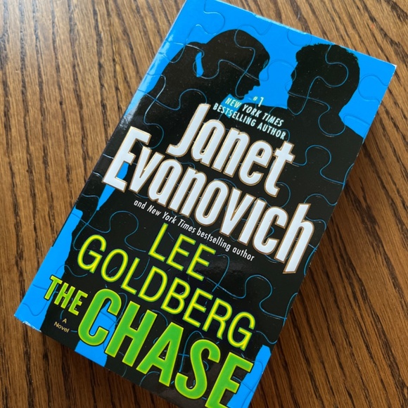 The Scam, The Job, The Chase, The Heist (bundle) Janet Evanovich, Lee Goldberg - Picture 5 of 9